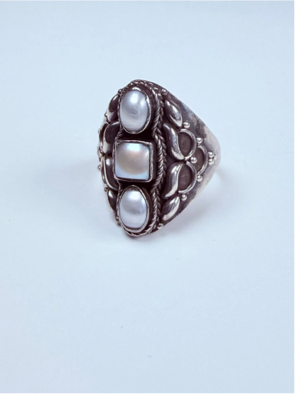 Modernist Armor Shield Ornate Freshwater Pearl 925 Sterling Silver Vintage Ring